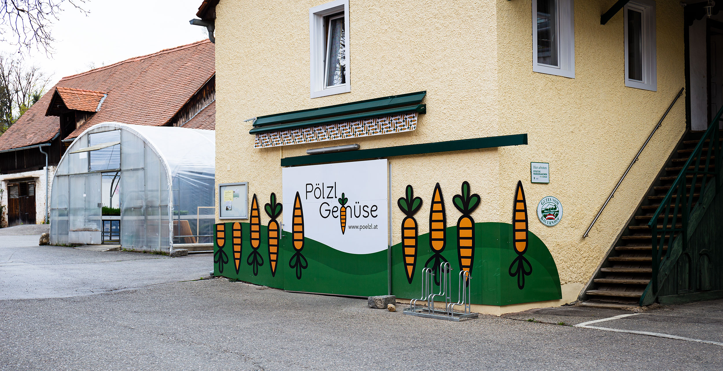 Pölzl Gemüse Laden von außen.